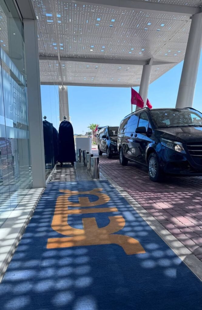 photo_5848047081510520560_y-1